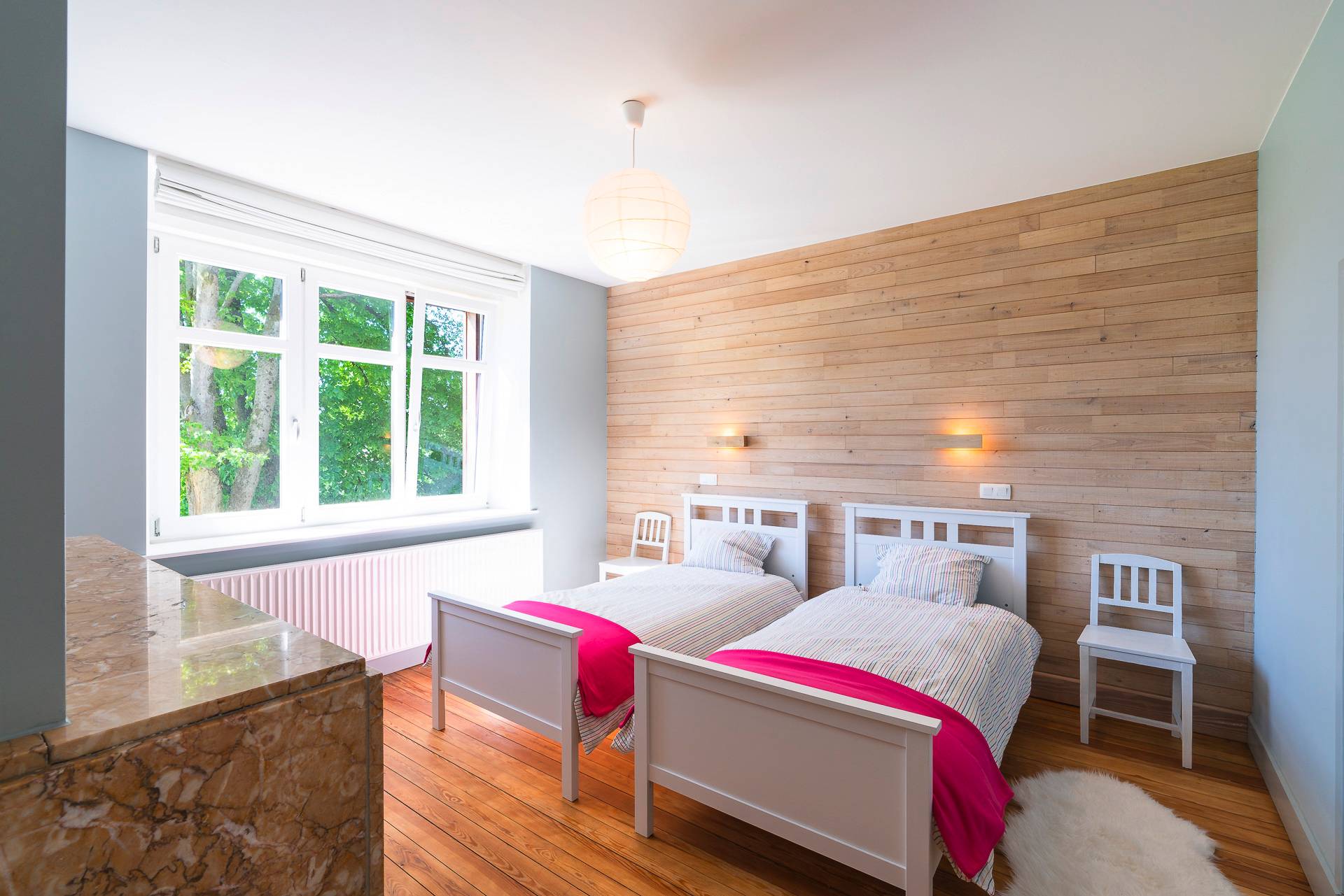 chambre claire deux lits séparés